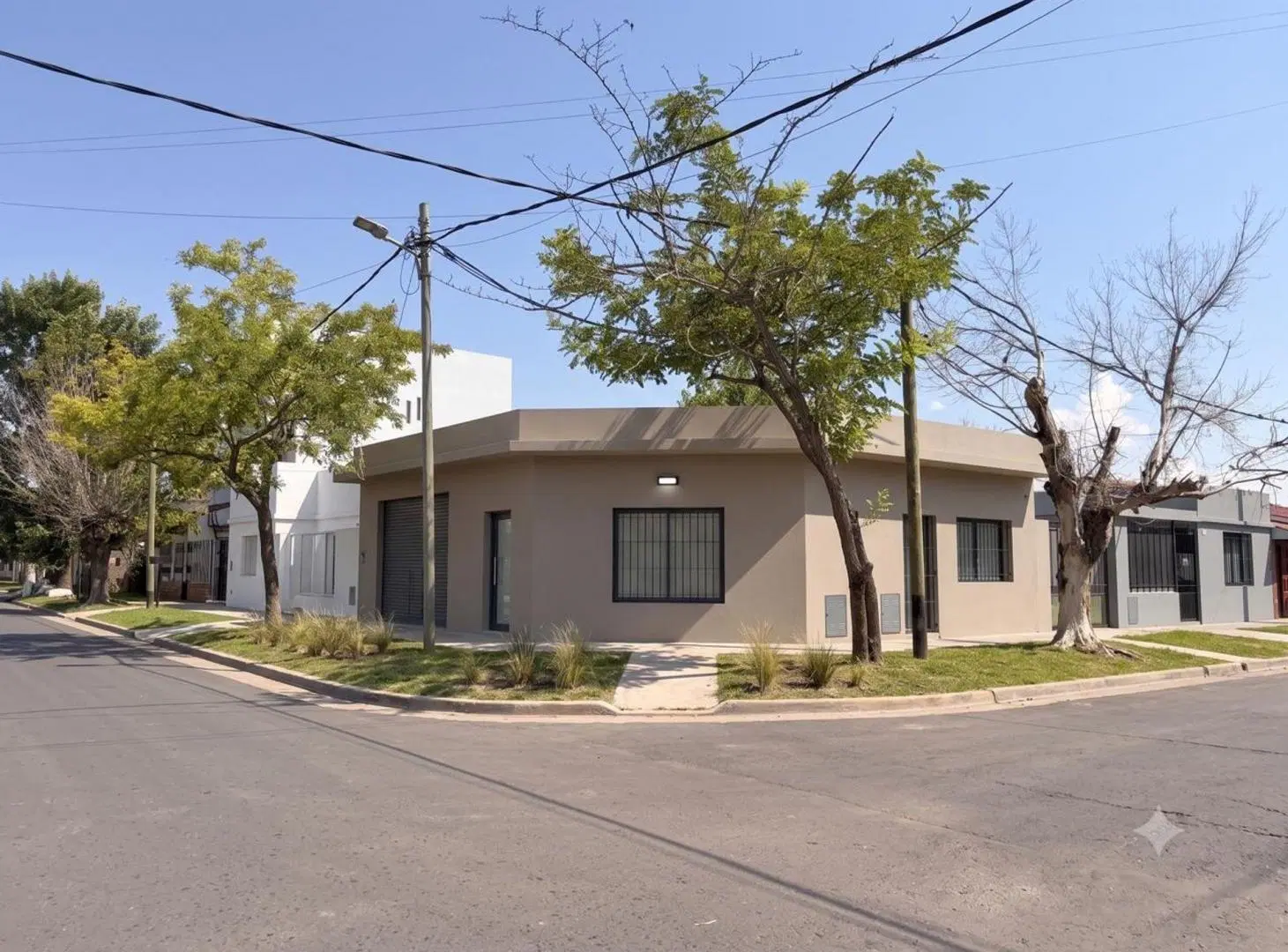 VENTA CASA 3AMB ESQUINA QUILMES 3