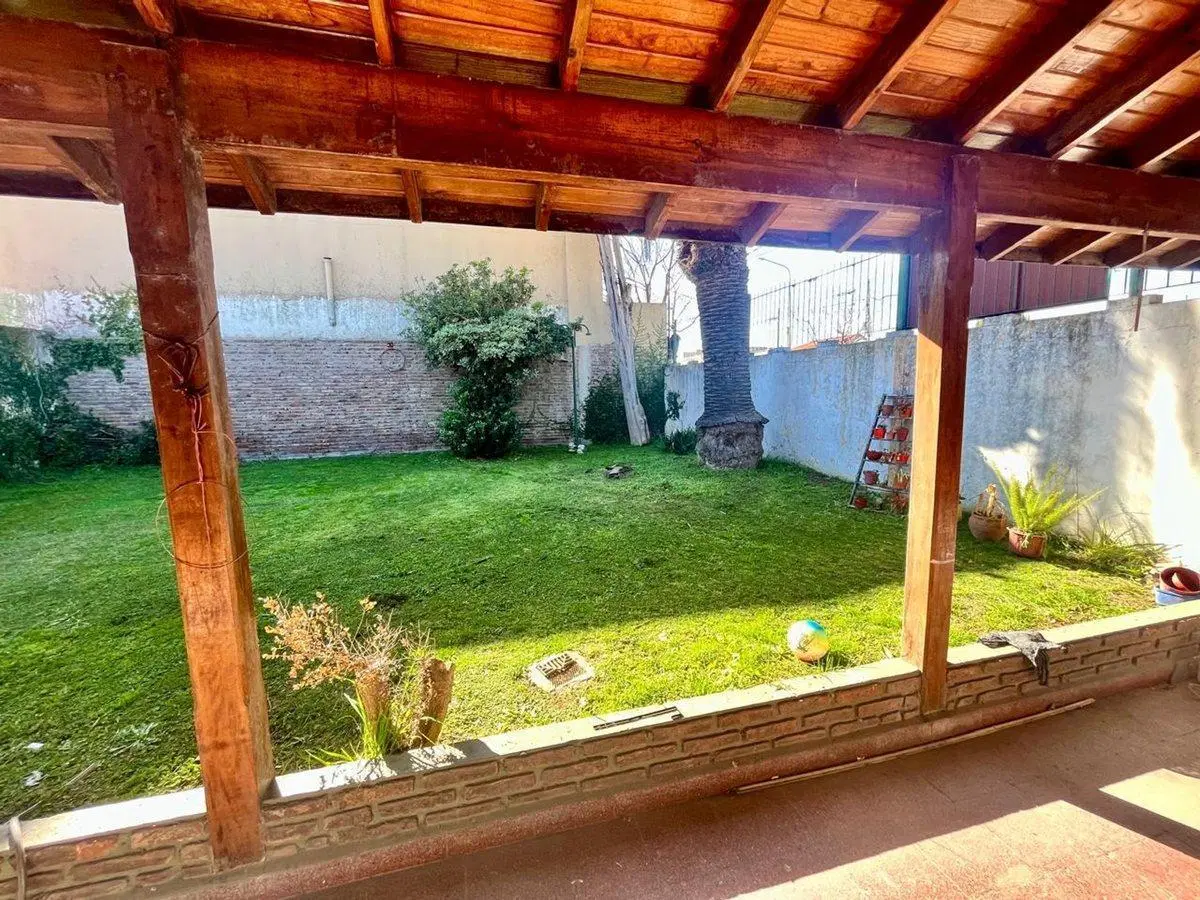 VENTA CASA BERNAL C/COCHERA Y JARDÍN, APTA CRÉDITO 3