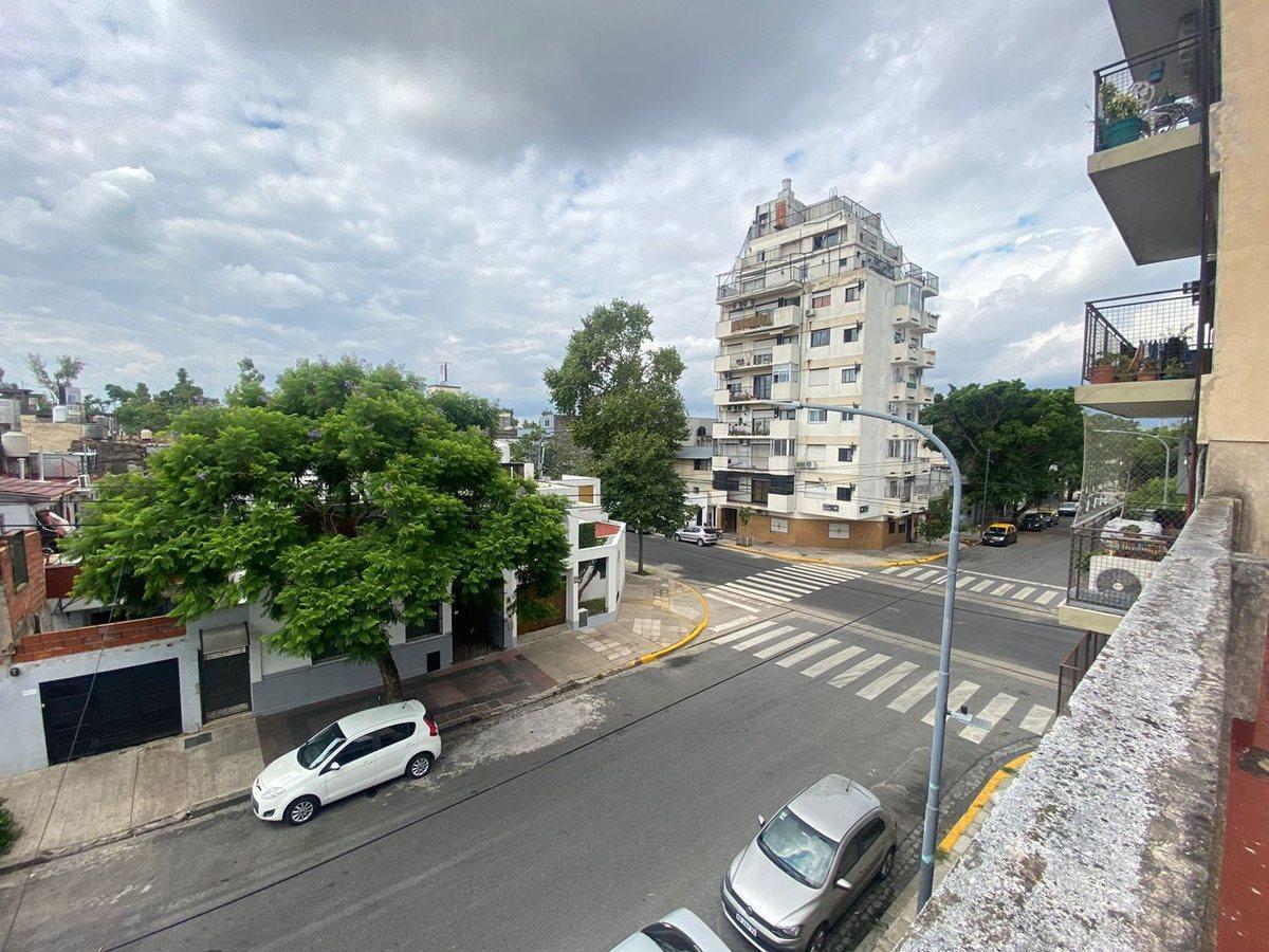 CASA A RECICLAR O LOTE EN PATERNAL