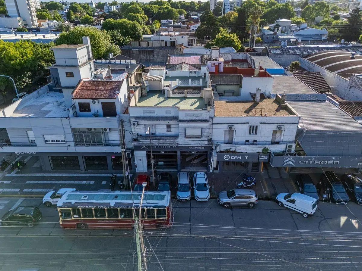 VENTA EXCELENTE LOCAL CON 2 DPTOS QUILMES CENTRO 4