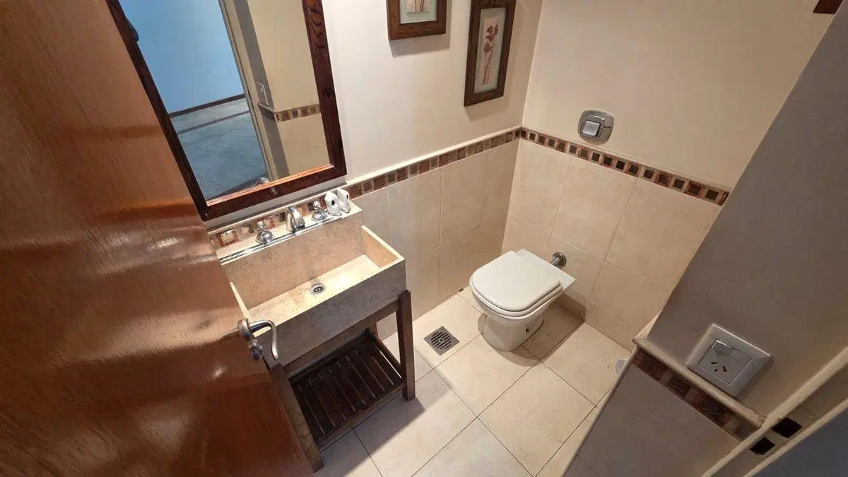 VENTA Parque Chacabuco CASA 3dorm. cochera terraza 3