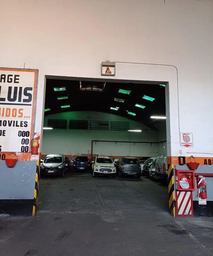 ALQUILER DEPOSITO COMERCIAL FLORES 845m2 cubiertos 4