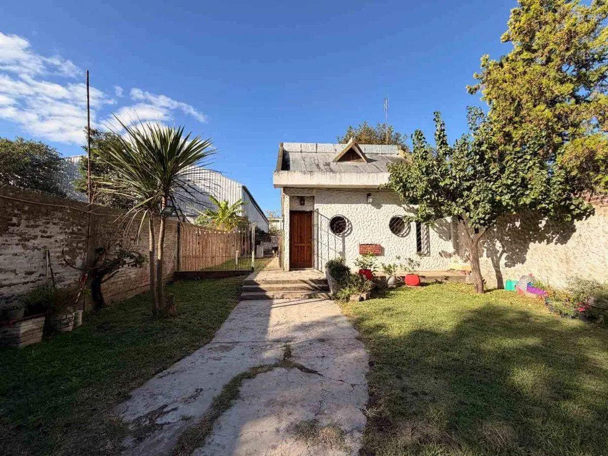 VENTA CASA 4 AMB LOTE 10X50 LONGCHAMPS 4