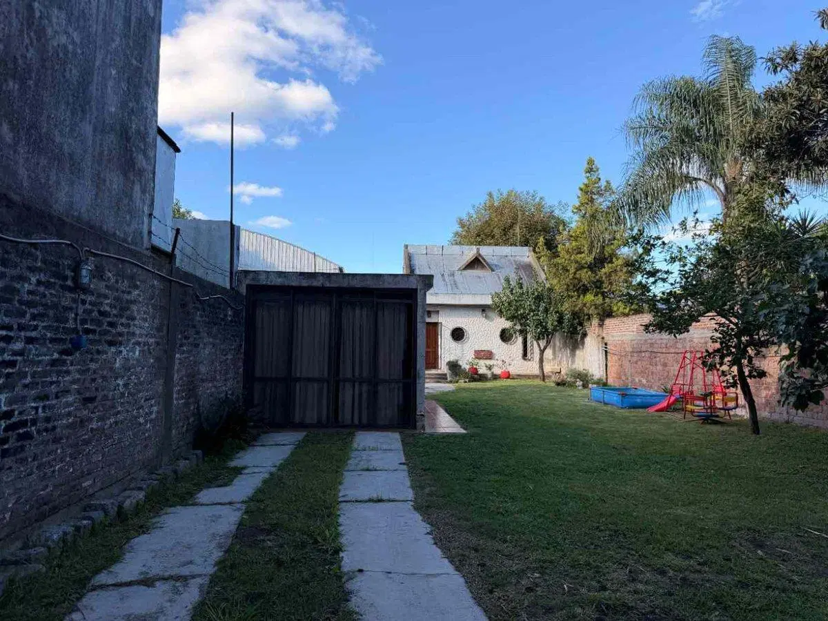 VENTA CASA 4 AMB LOTE 10X50 LONGCHAMPS 5