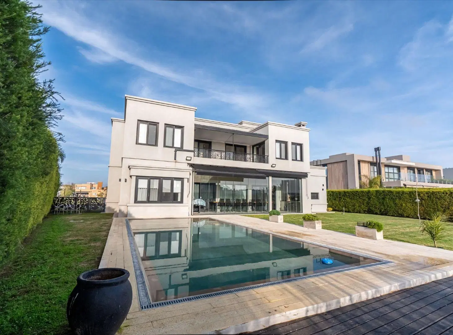 VENTA CASA LAS GOLONDRINAS 4 AMBIENTES AL AGUA 2
