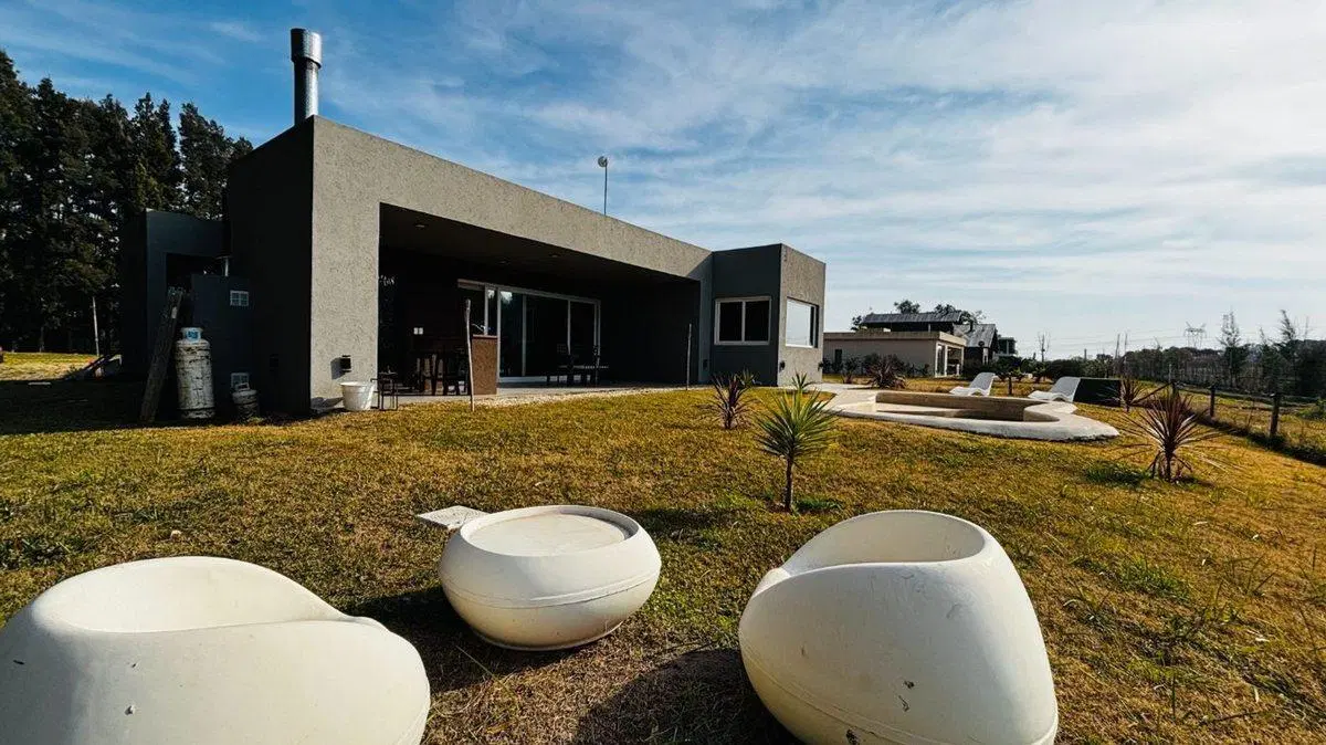 VENTA CASA 3 AMB LARES CANNING OPORTUNIDAD 5