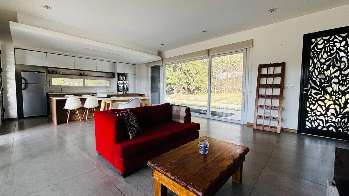 VENTA CASA 3 AMB LARES CANNING OPORTUNIDAD 2