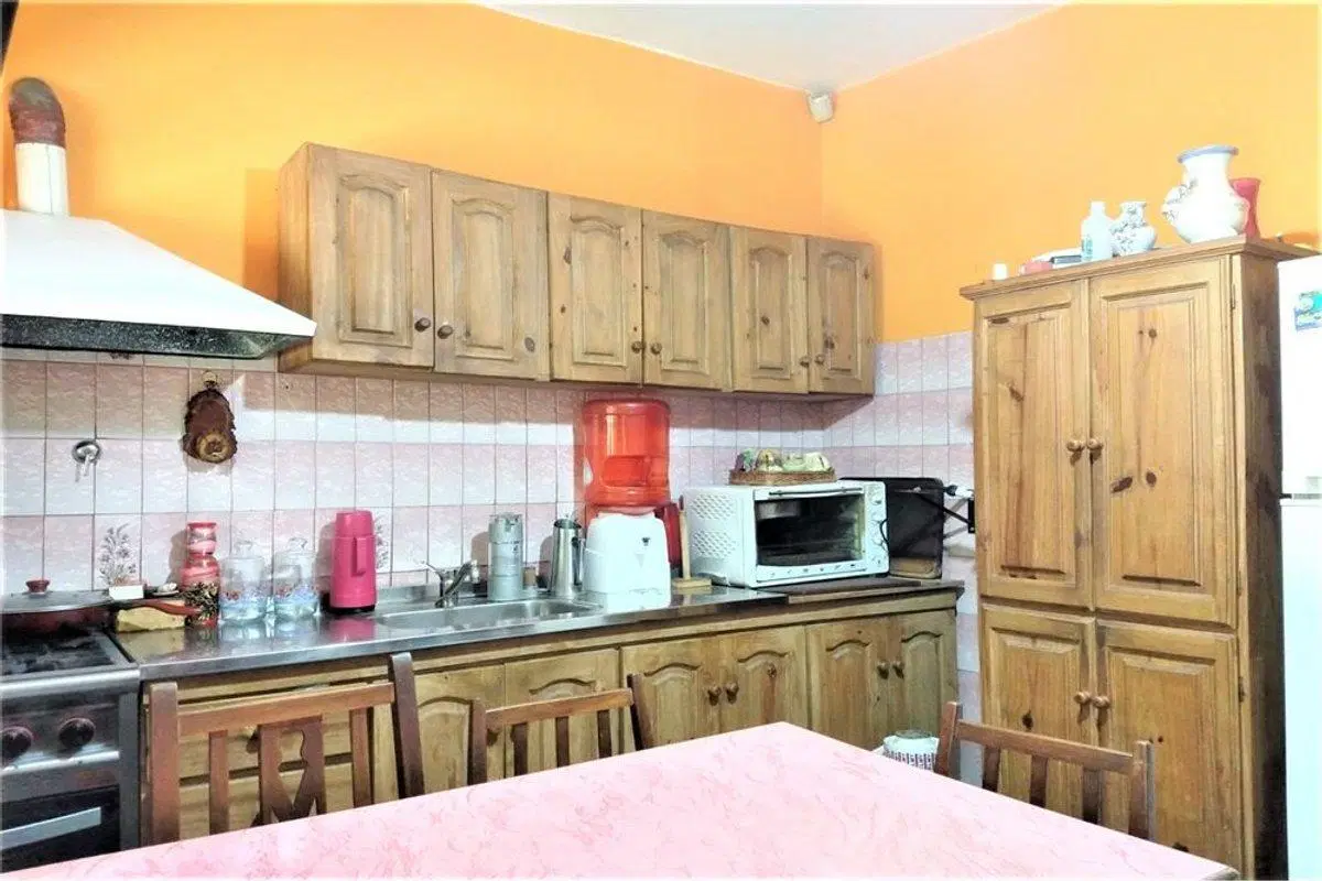 VENTA CASA 3 AMBIENTES, COCHERA Y PARQUE - QUILMES 5