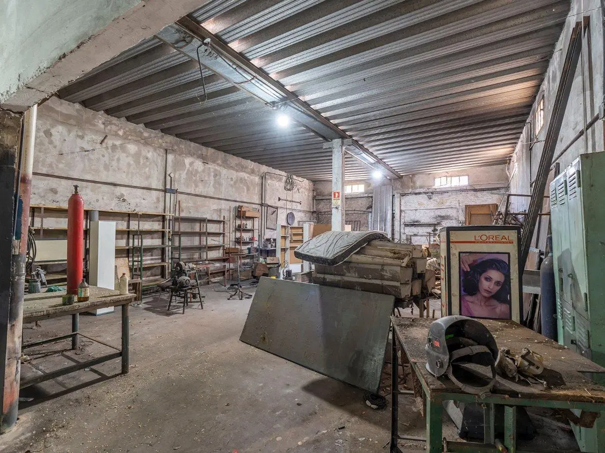 VENTA DE EXCELENTE GALPON EN QUILMES CENTRO 4