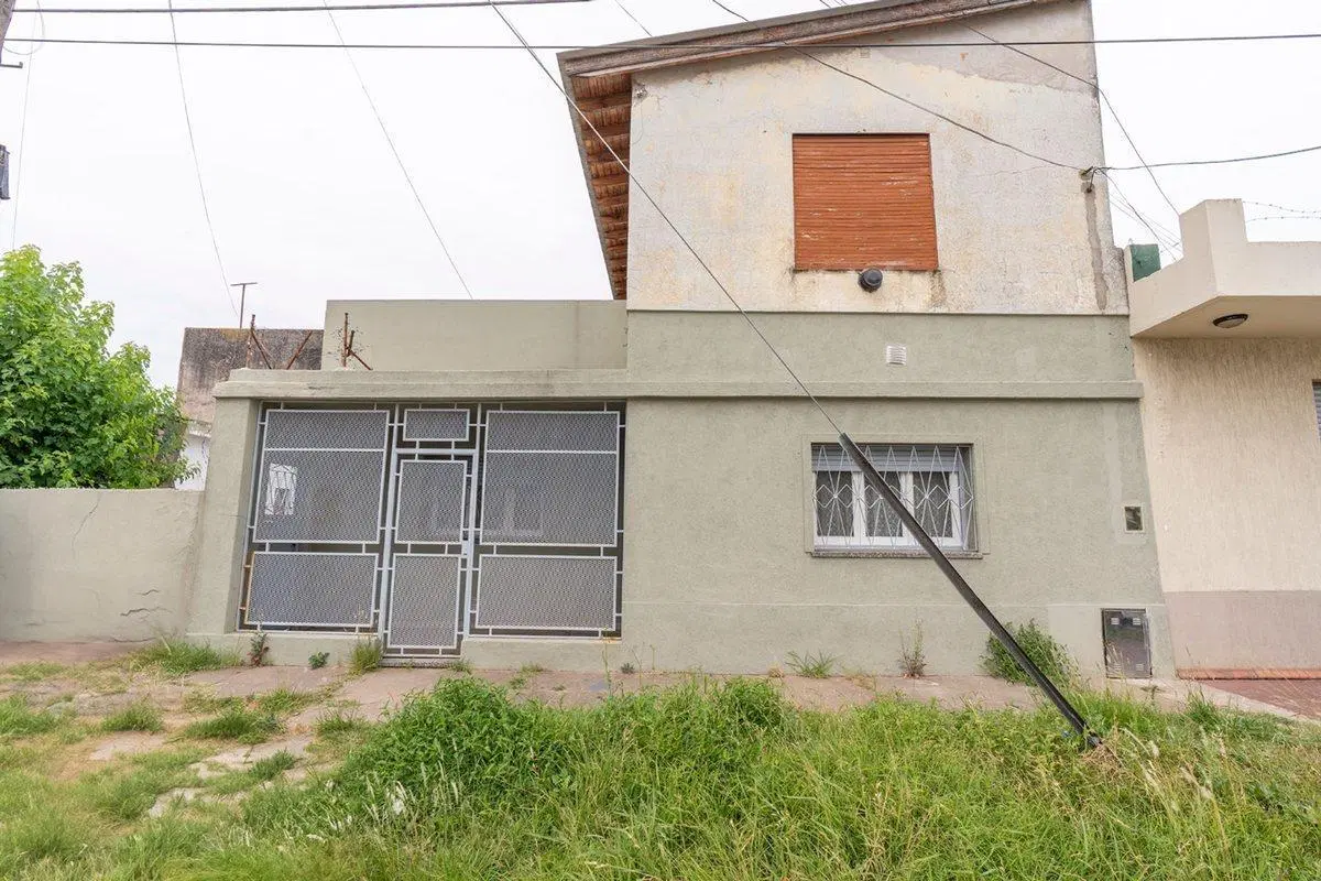 VENTA CASA 3 AMB CON DPTO Y COCHERA QUILMES OESTE 5
