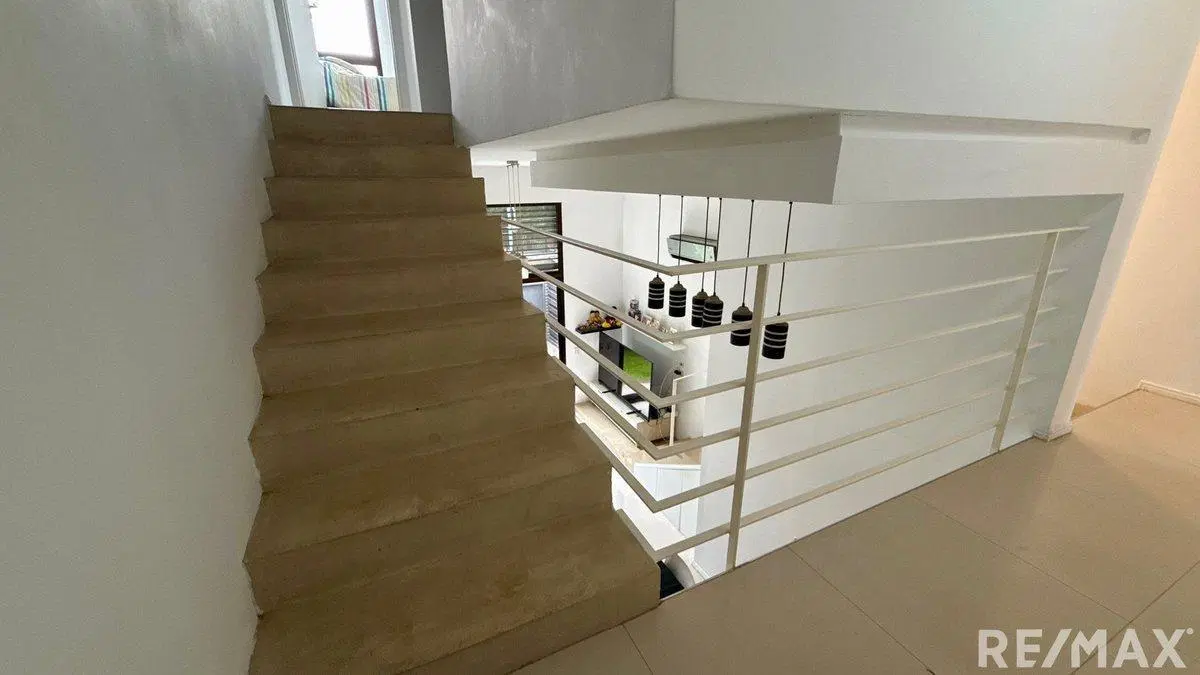 Venta departamento 4 ambientes con cochera Olivos 5