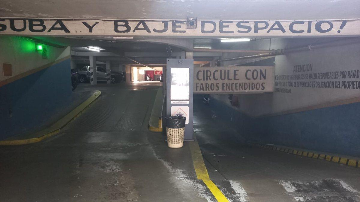 VENTA DE COCHERA CUBIERTA BALVANERA