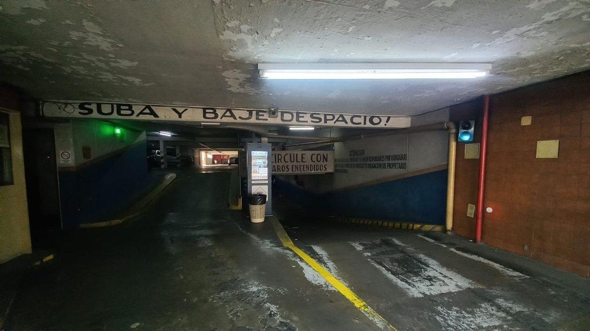 VENTA DE COCHERA CUBIERTA BALVANERA