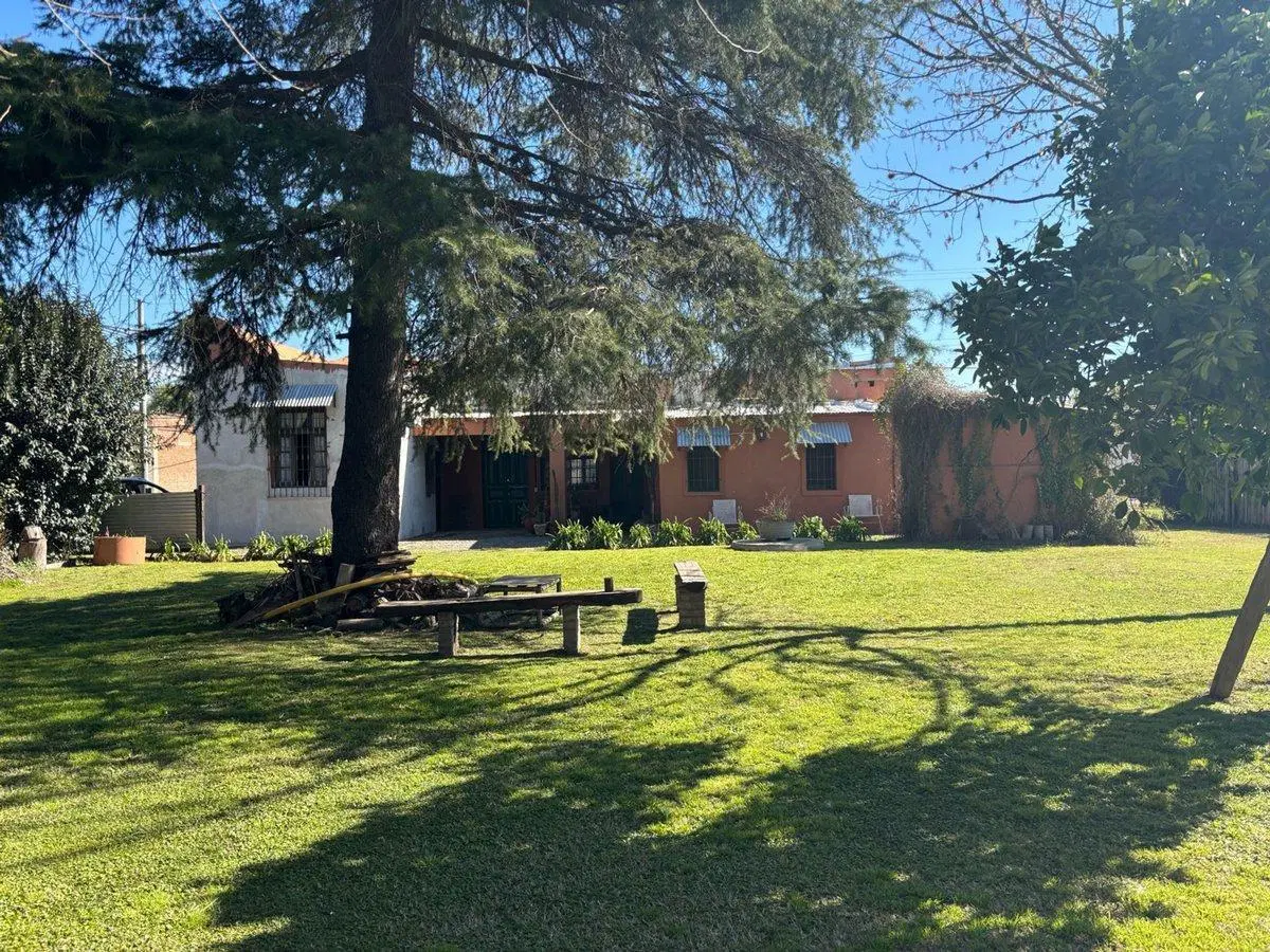 VENTA CASA 4 DORMITORIOS EN VILLA LIA 5