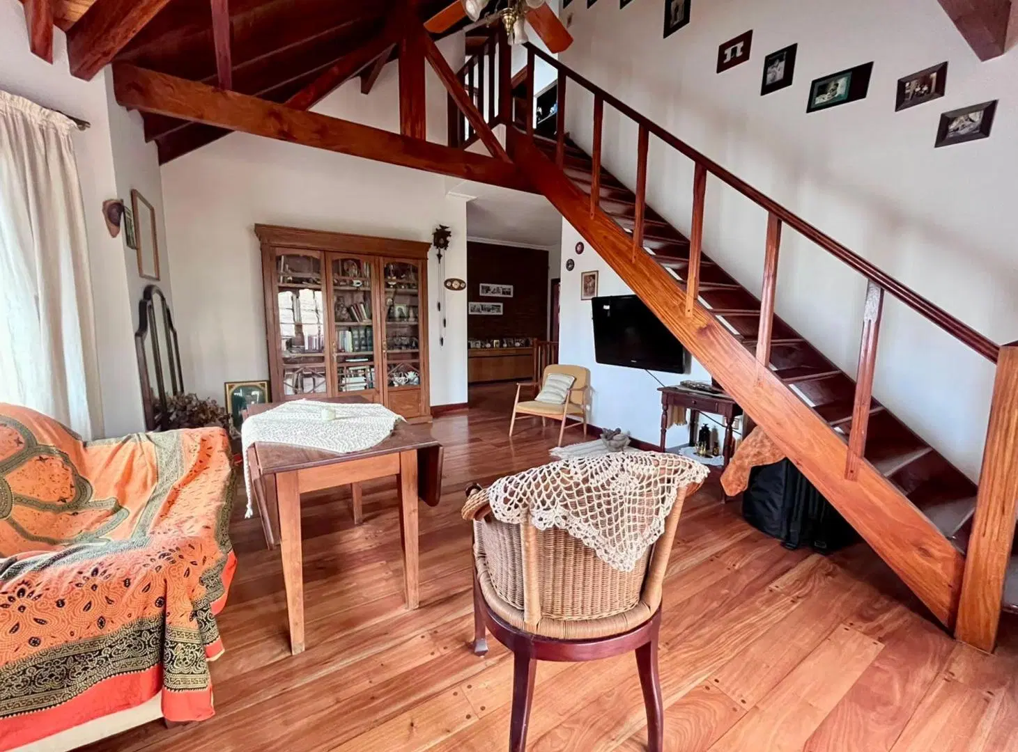 VENTA POLVORINES Casa + 3 Loc con jardín y garage 2