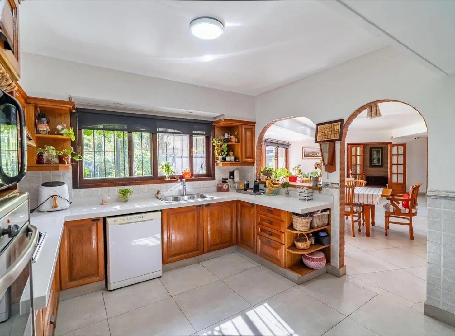 VENTA CASA 6 AMBIENTES PARQUE LELOIR APTA CREDITO 5
