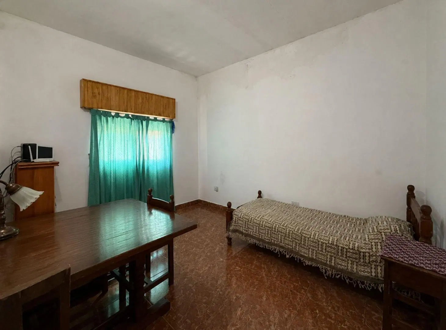 VENTA CASA 5 AMBIENTES BERNAL JARDIN COCHERA 8