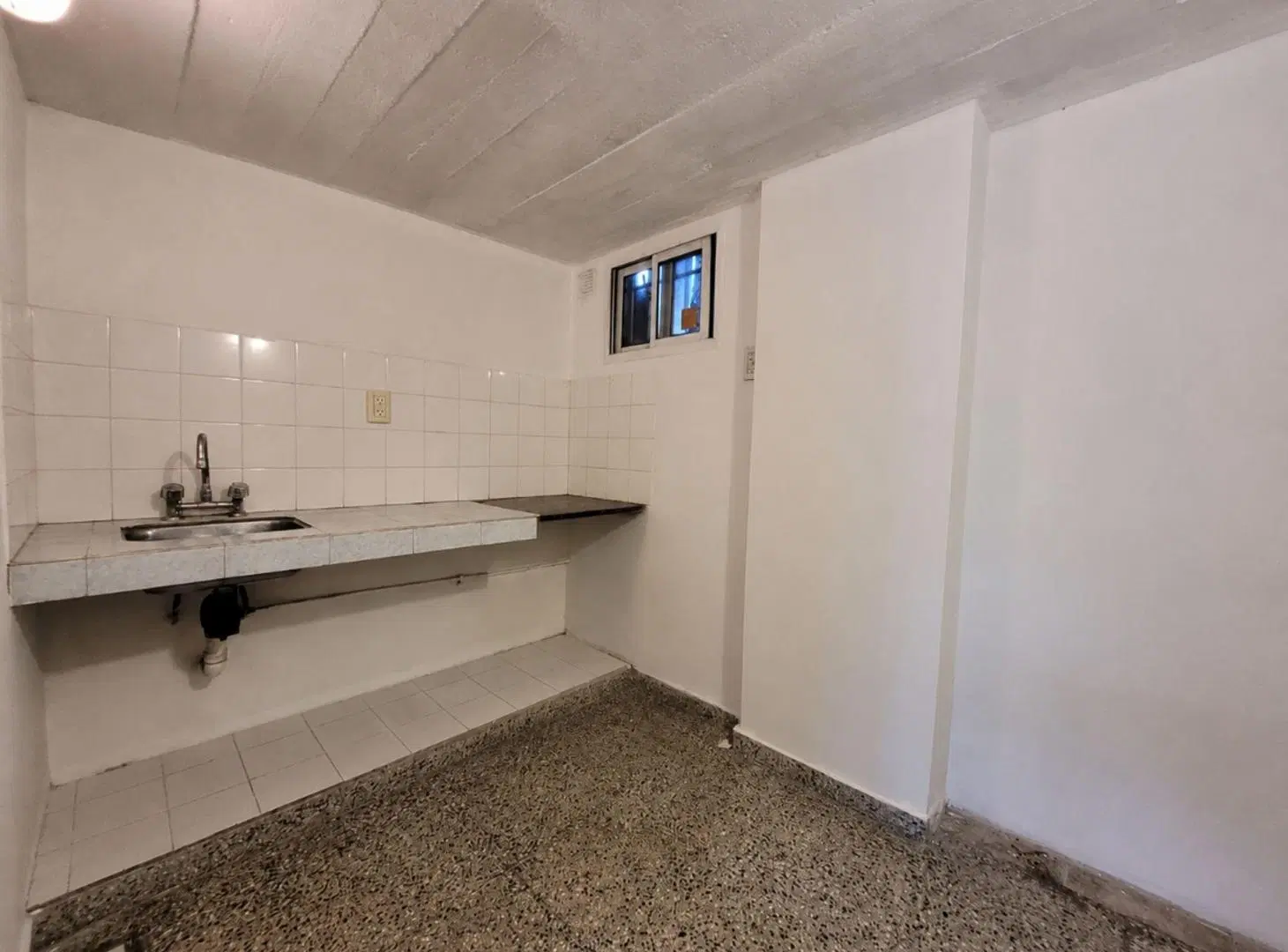 VENTA LOCAL COMERCIAL  WILDE 5