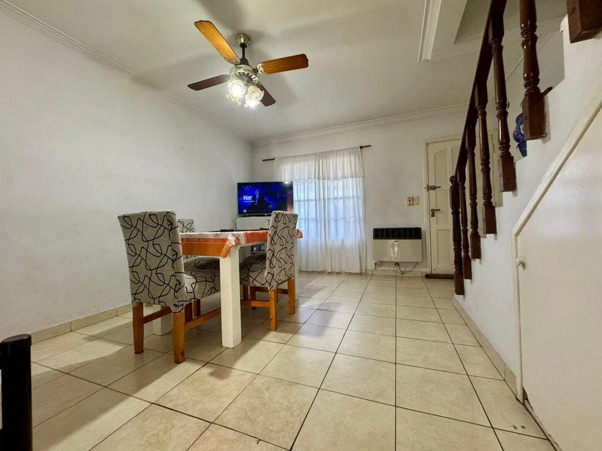VENTA CASA DUPLEX LOMAS DE ZAMORA 3 AMBIENTES 5