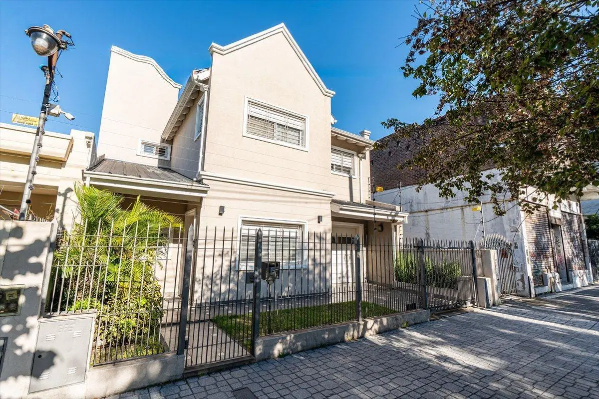 VENTA CASA 5 AMB EN WILDE CON PILETA APTO CREDITO 5
