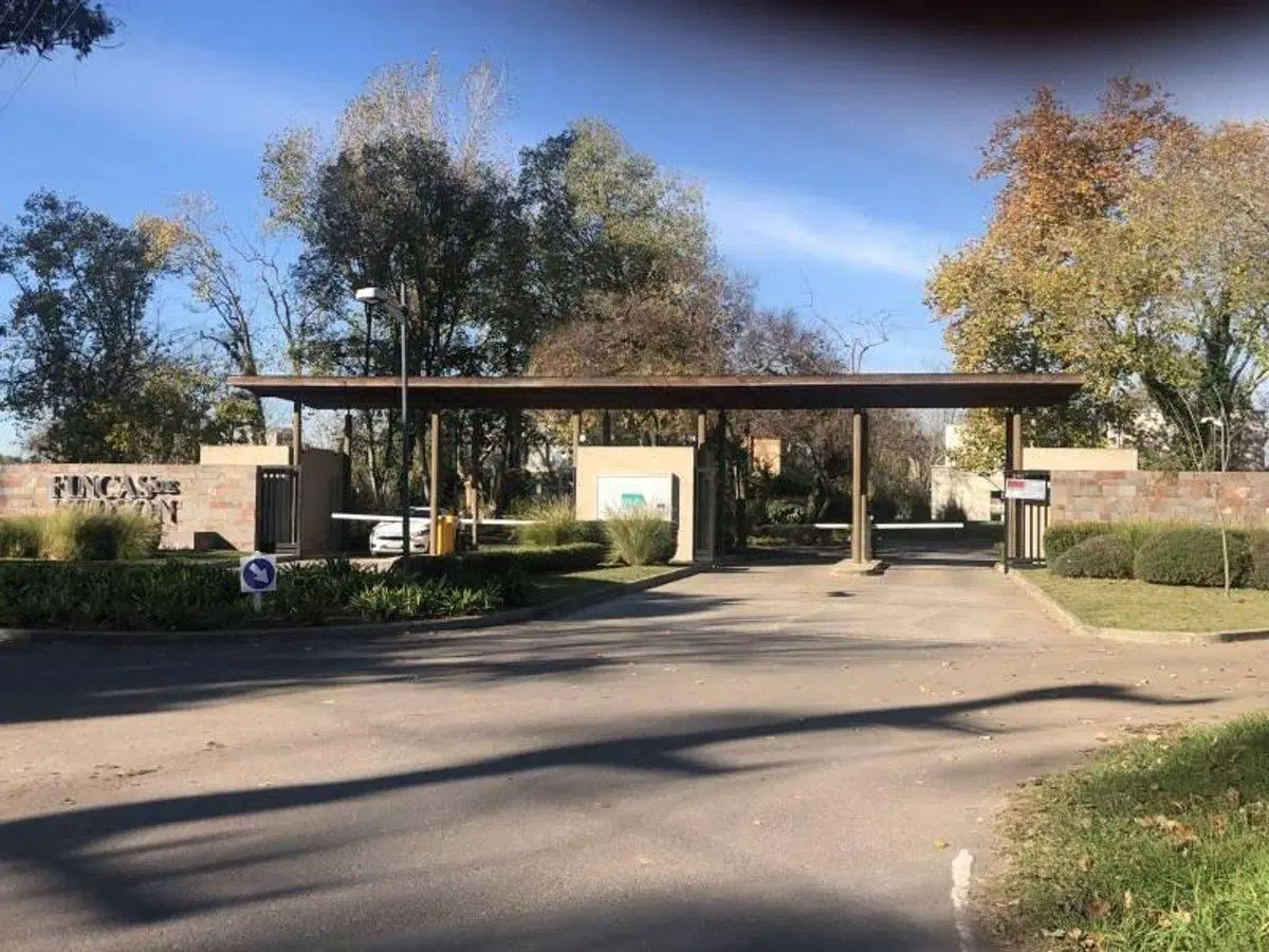 VENTA DE EXCELENTE LOTE BARRIO FINCAS DE HUDSON 2