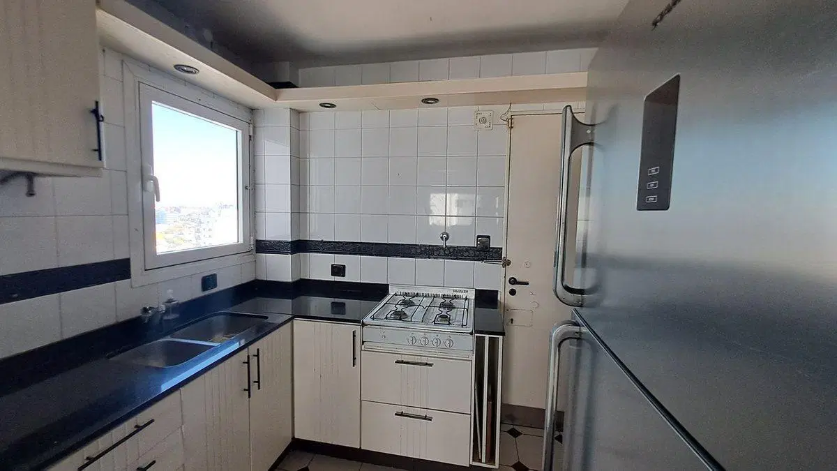 VENTA PISO 4 AMBIENTES CON HABITACIÓN DE SERVICIO 4