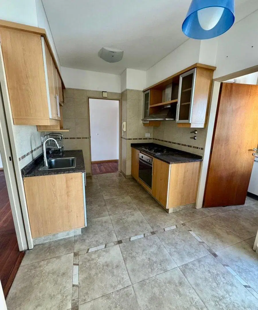 Hermoso departamento 4 ambientes con cochera 2