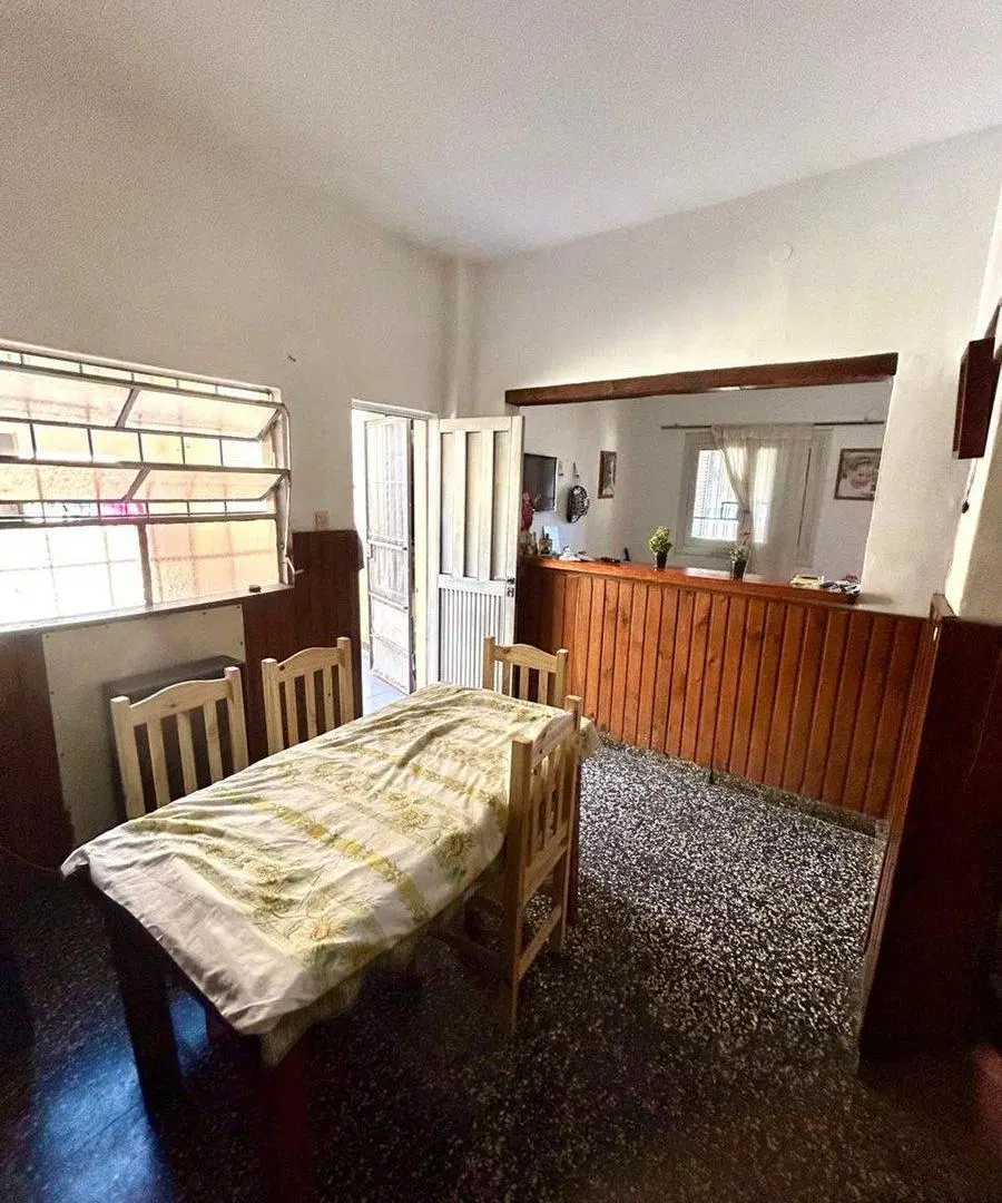 VENTA CASA 5 AMB CON PATIO Y COCHERA EN QUILMES 5