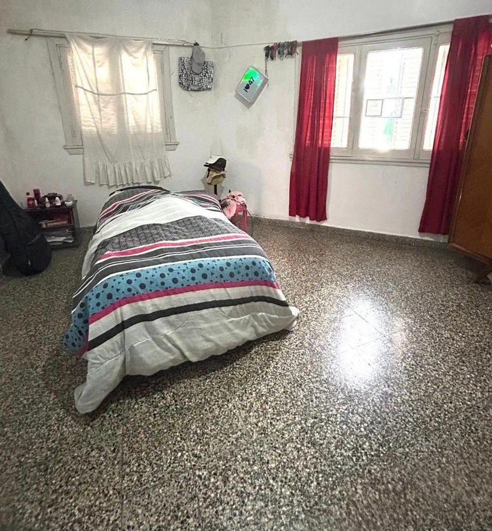 VENTA CASA 5 AMB CON PATIO Y COCHERA EN QUILMES 8