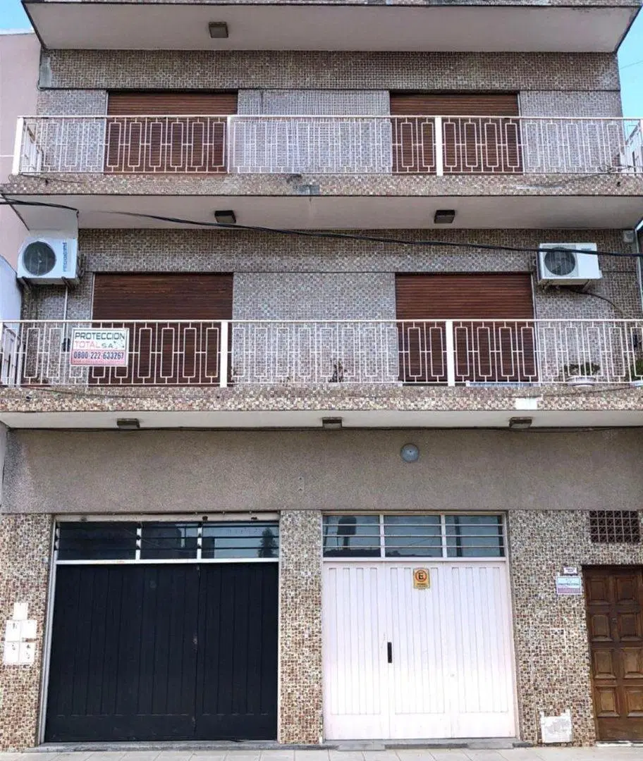 VENTA  DEPARTAMENTO 4 AMB. CON COCHERA QUILMES 4