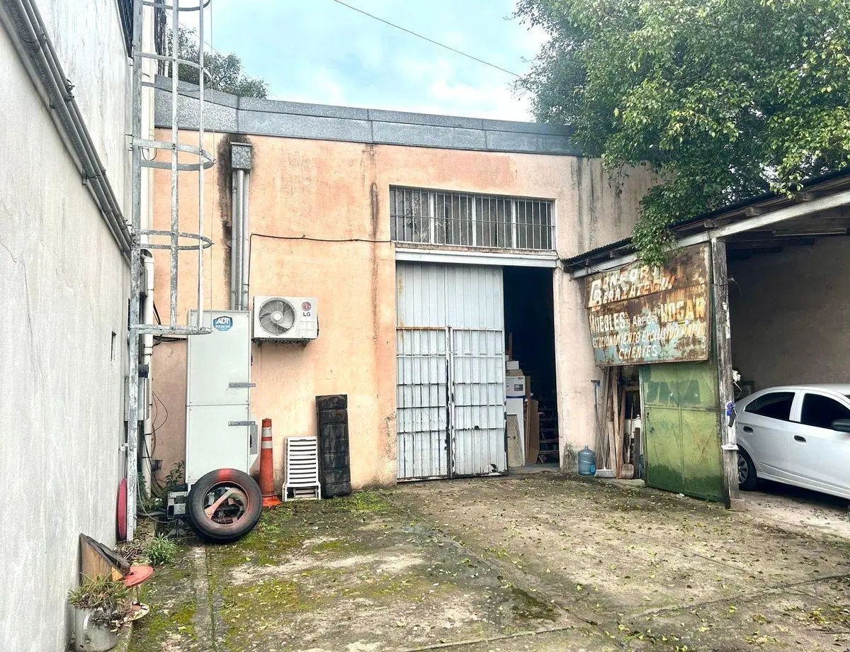 VENTA EXCELENTE LOCAL COMERCIAL EN BERAZATEGUI 4
