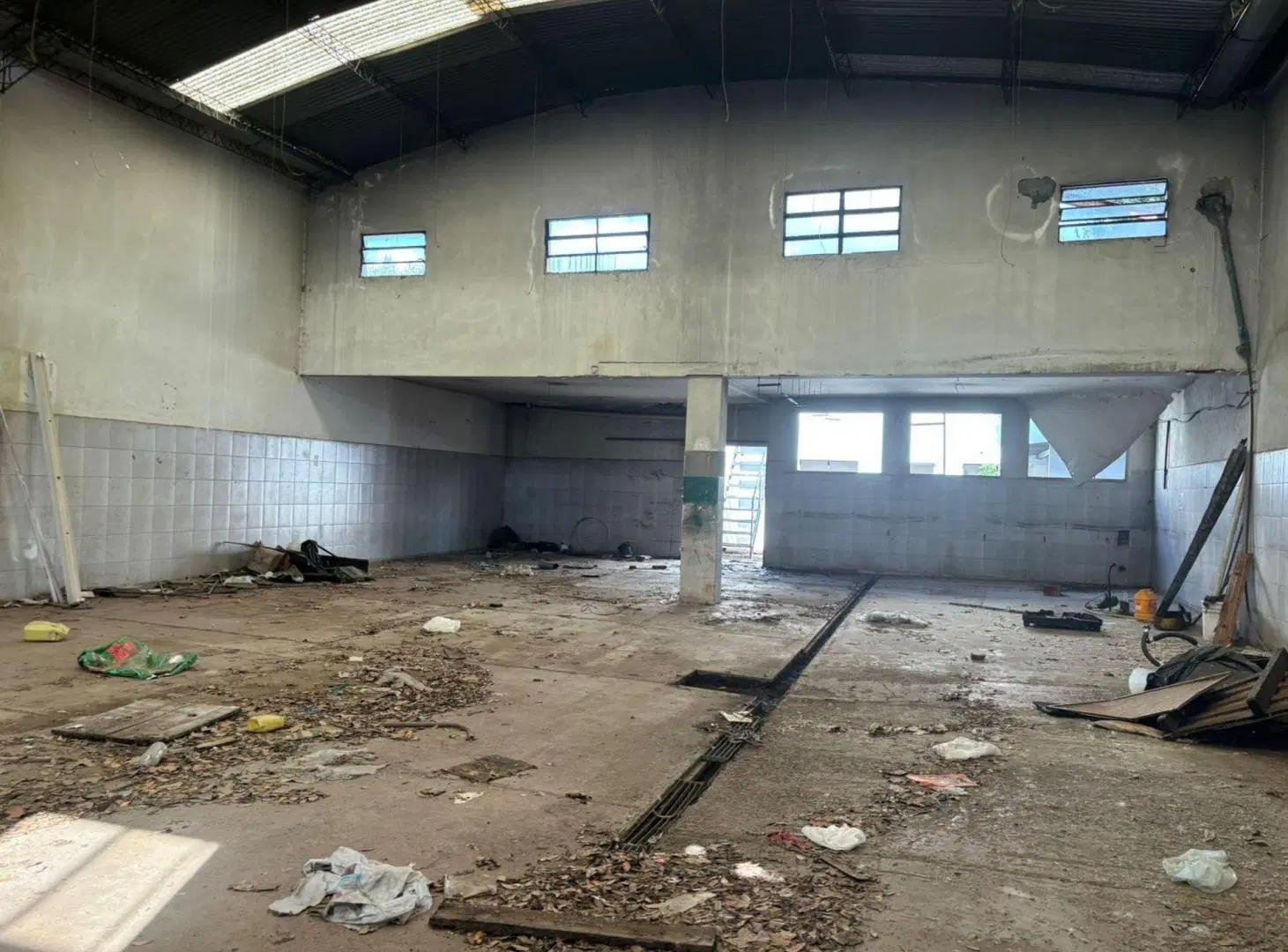 VENTA LANUS ESTE VIVIENDA MAS GALPON 5