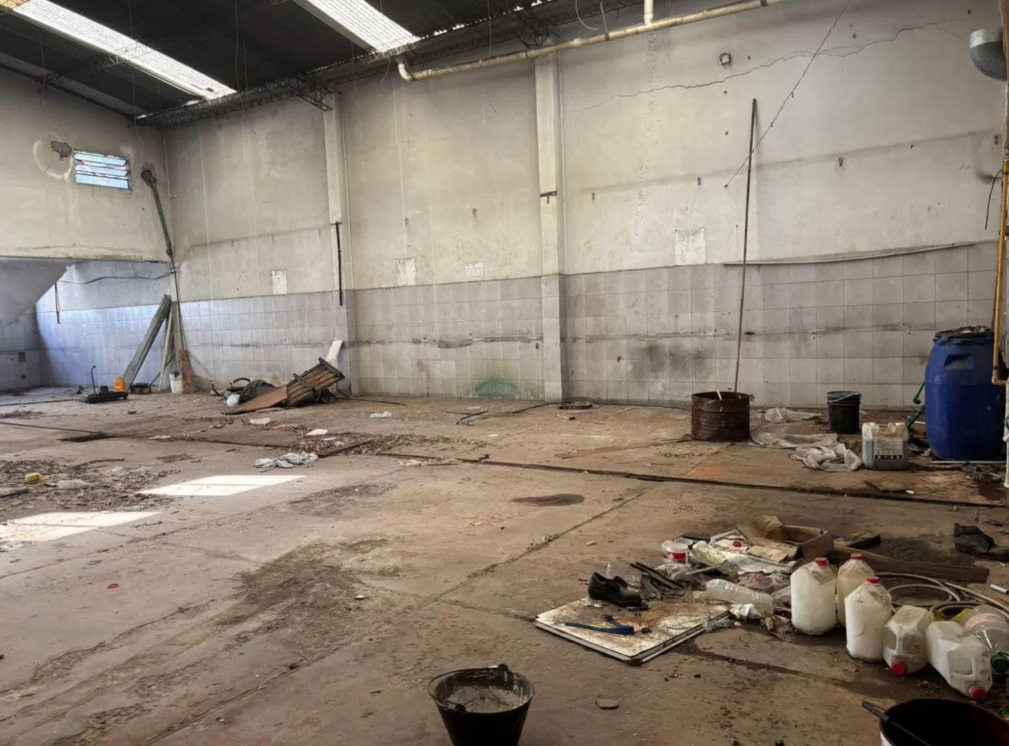 OPORTUNIDAD GALPON COMERCIAL A RECICLAR 2