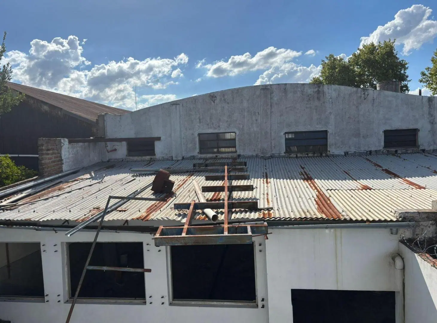 OPORTUNIDAD GALPON COMERCIAL A RECICLAR 4