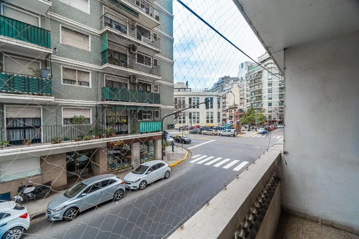 VENTA 3 AMB C DEP/BALCON BARRACAS - EDIF CATEGORIA 2