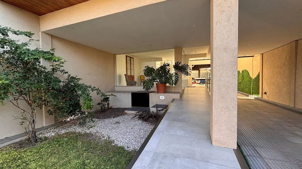 VENTA SEMIPISO 3 AMBIENTES BALCON COCHERA QUILMES 4