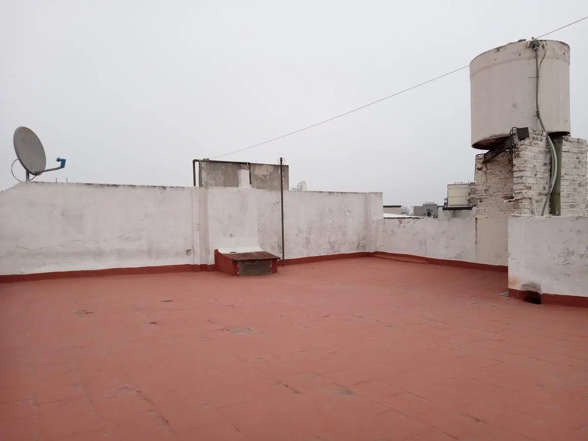 VENTA PH 2 AMB c/PATIO y TERRAZA - SARANDÍ 3