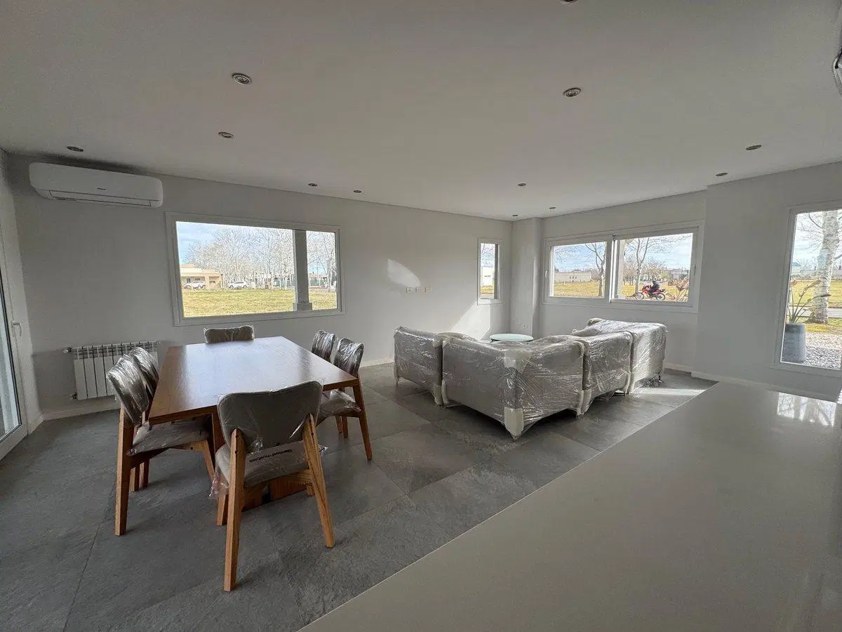 VENTA CASA HARAS DEL SUR 3 C/ PILETA 3 DORMITORIOS 2