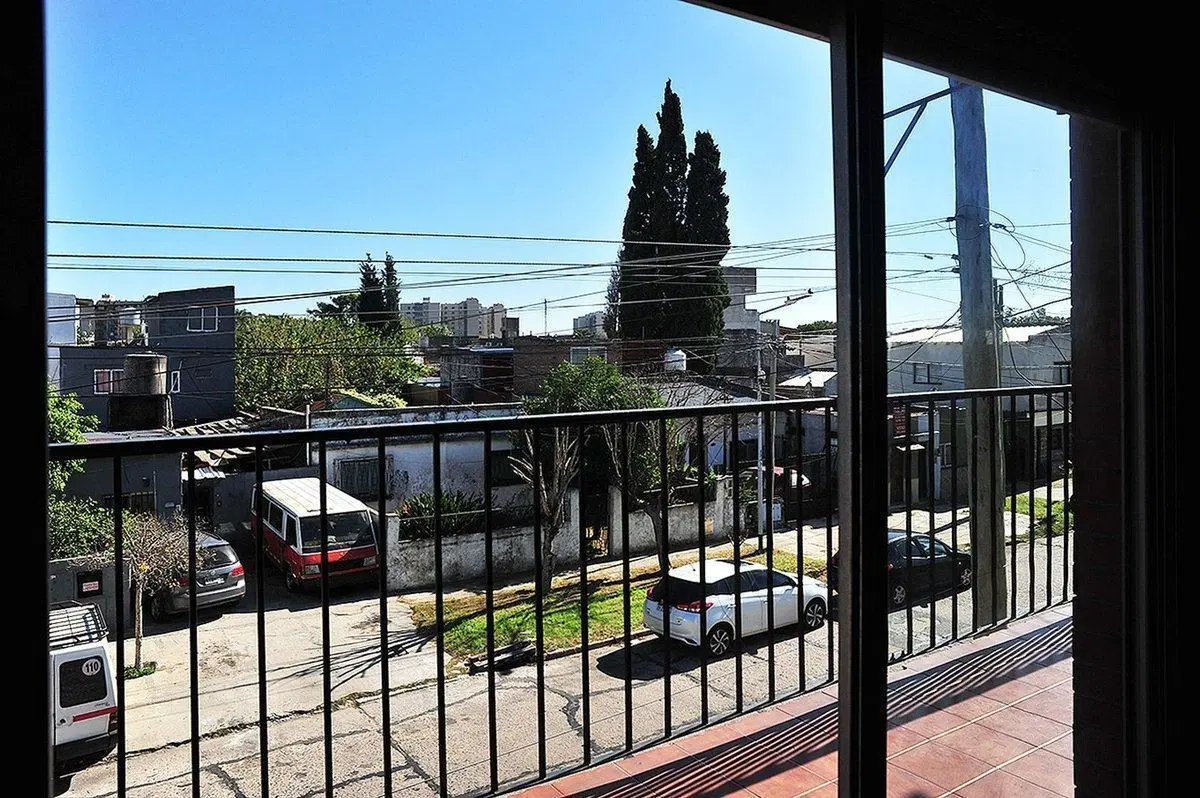 VENTA PH EN PLANTA ALTA VILLA DOMINICO AVELLANEDA 8