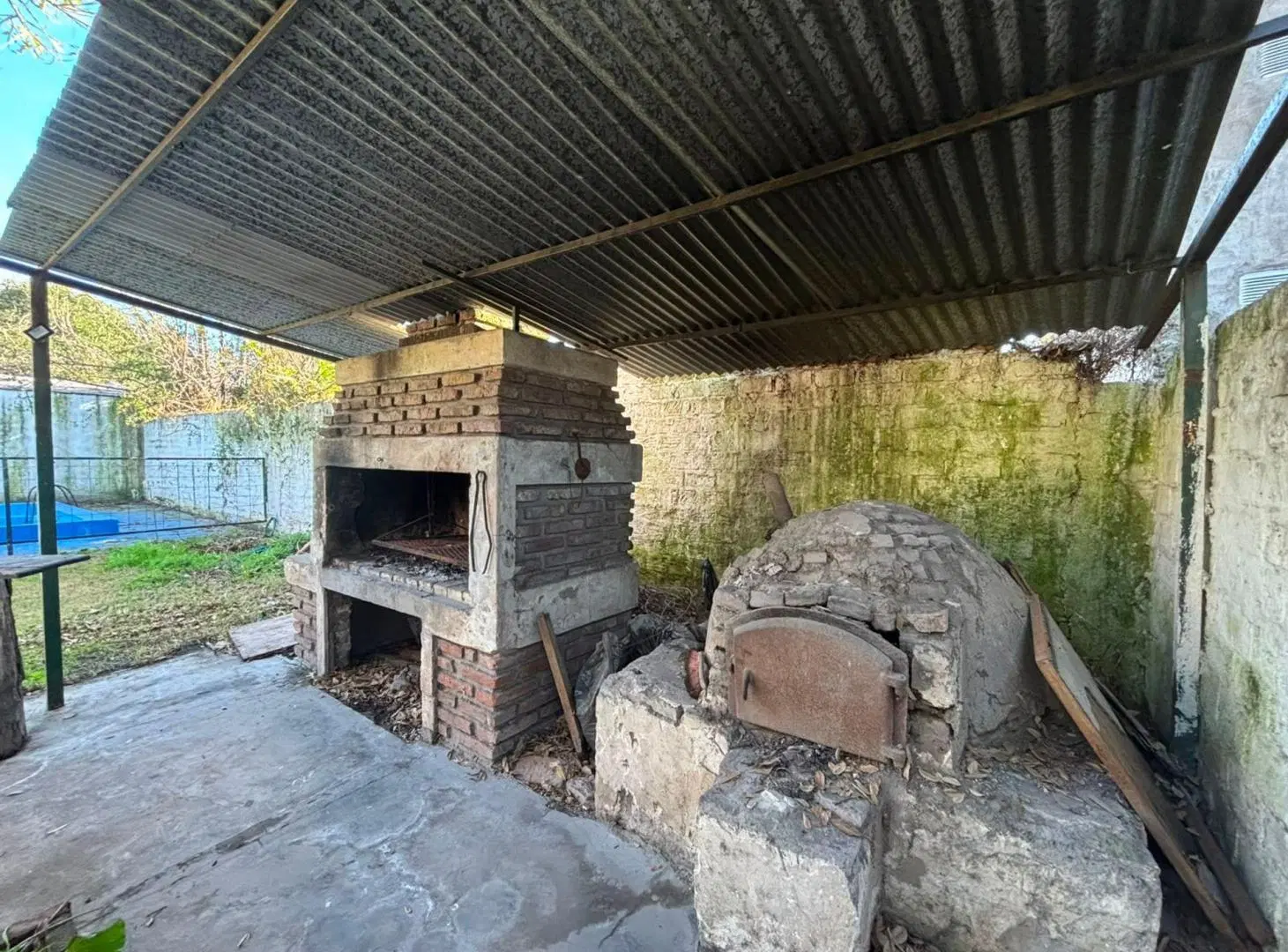 MERLO VENTA CASA CON QUINCHO Y PILETA 8