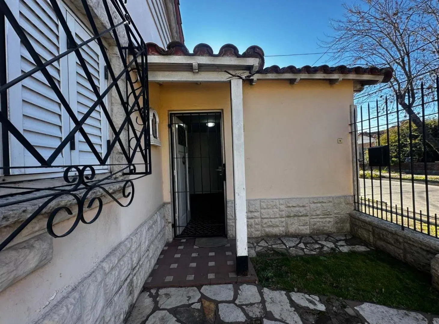 Venta casa 3 amb + depto 3 amb, Apto en Temperley 3