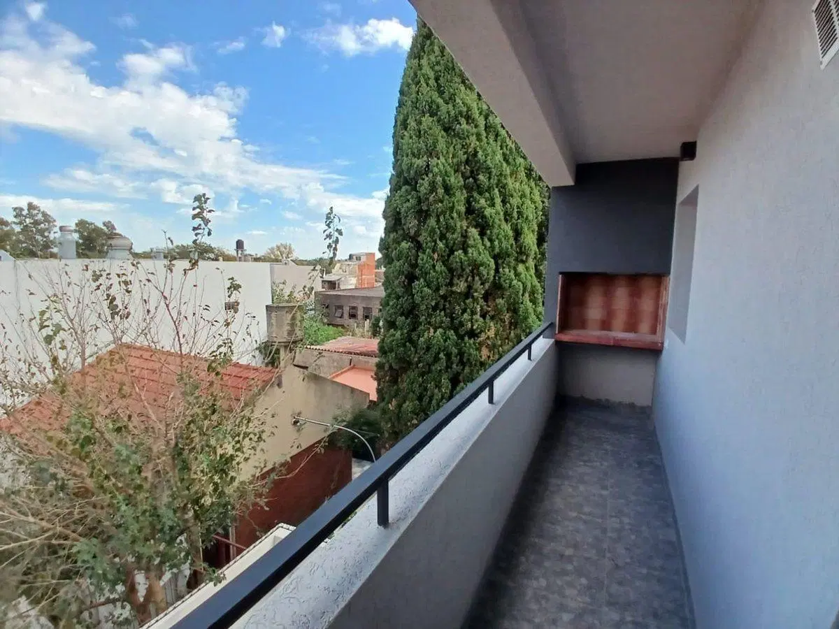 VENTA DEPTO DE 2 AMB ZONA RESIDENCIAL LA TABLADA 5
