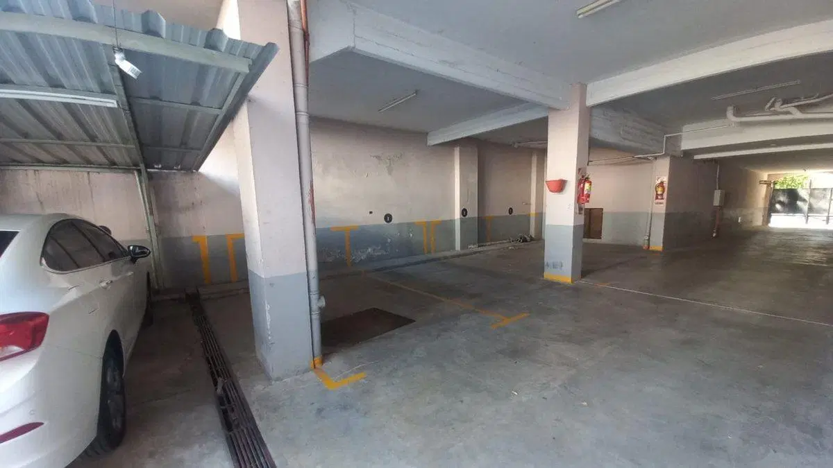 Venta de Cochera en Villa Santa Rita 5