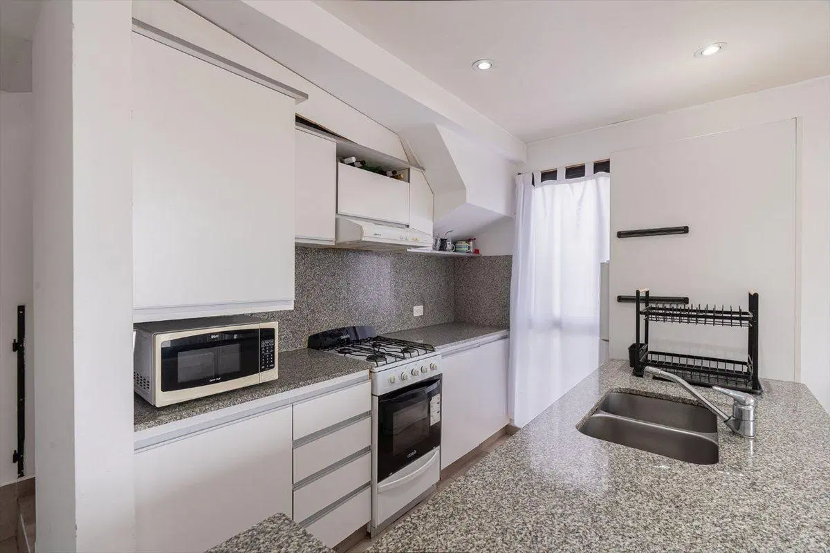 VENTA PH 2 AMB. EN PLANTA ALTA BERNAL E.  QUILMES 3
