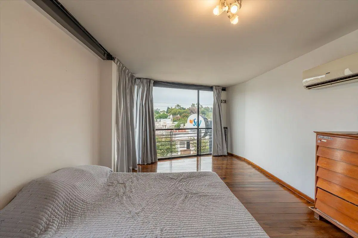 VENTA PH 2 AMB. EN PLANTA ALTA BERNAL E.  QUILMES 4
