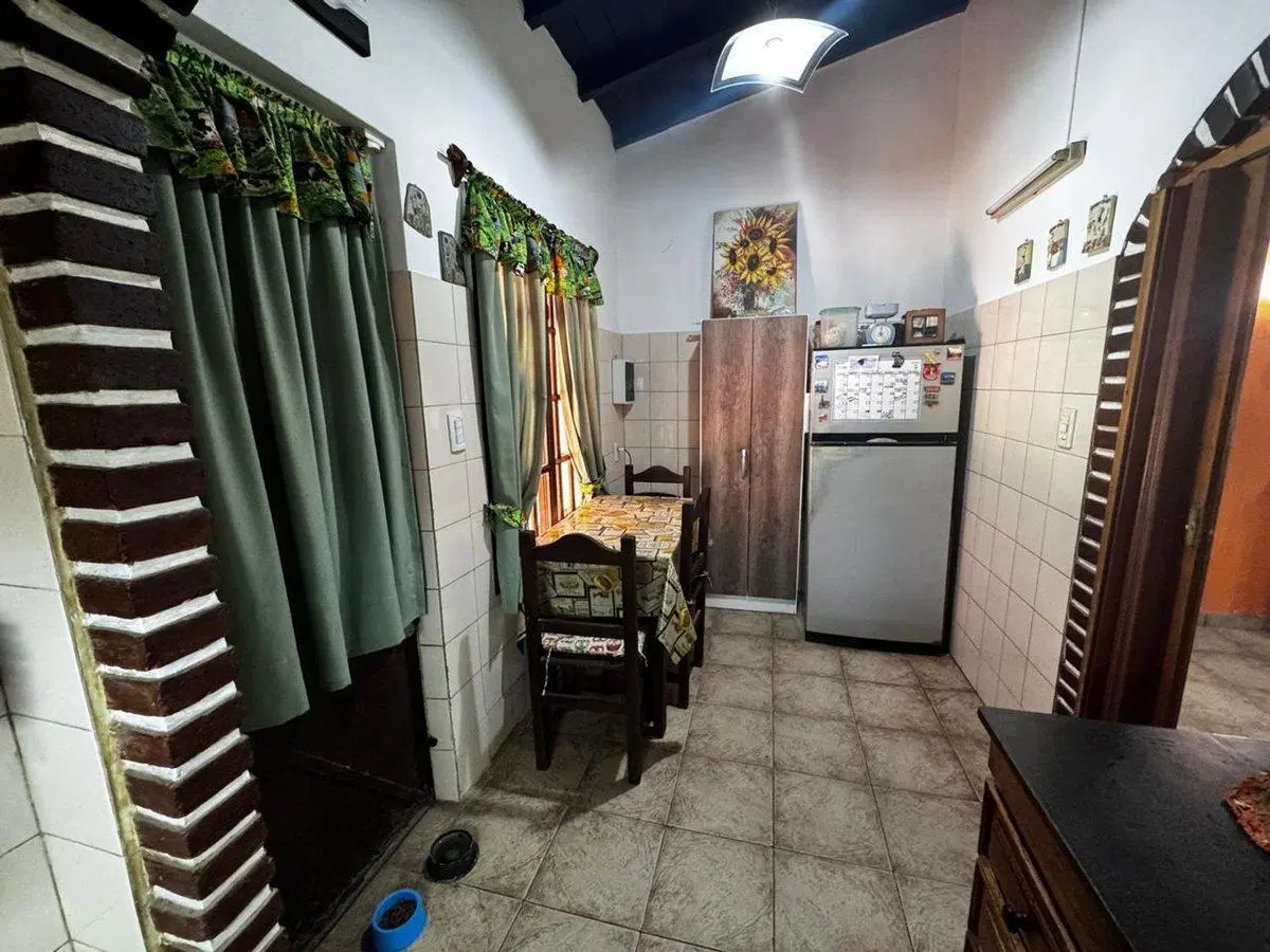 CASA EN VENTA 6 AMBIENTES LA REJA MORENO 8