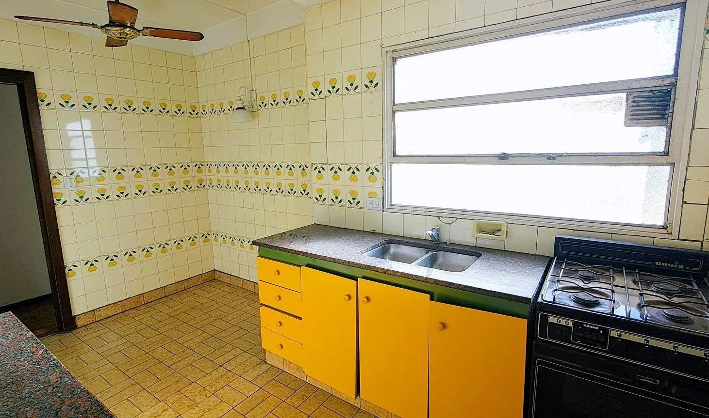 DEPARTAMENTO 4 AMBIENTES VENTA COLEGIALES BALCÓN 2