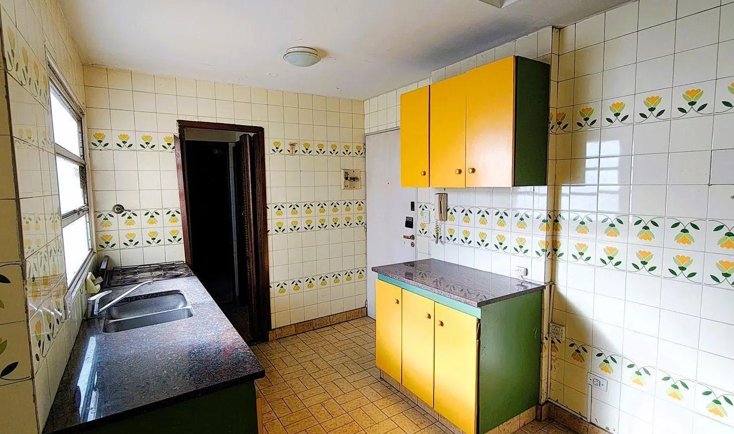 DEPARTAMENTO 4 AMBIENTES VENTA COLEGIALES BALCÓN 4