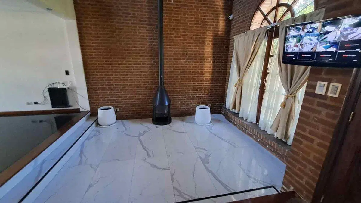 venta casa 4 ambientes con jardín quincho y pileta 2