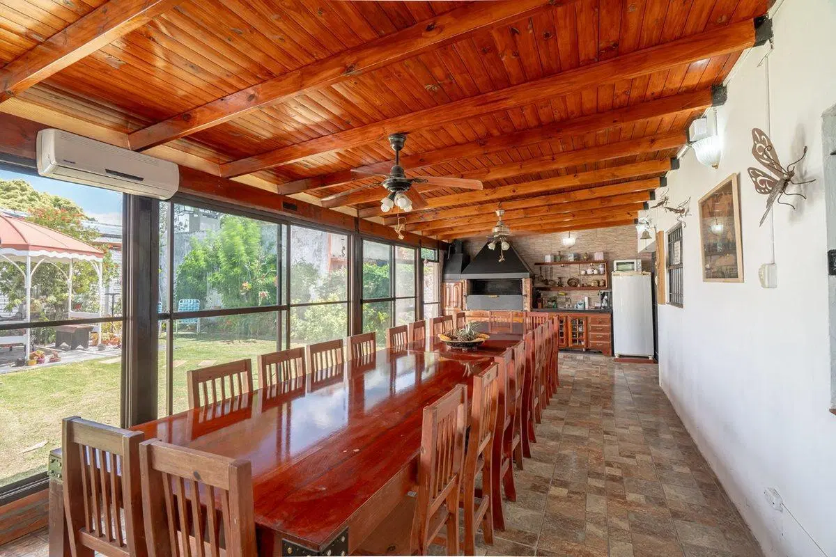 VENTA CASA CON QUINCHO COCHERA Y JARDIN EN HUDSON 4